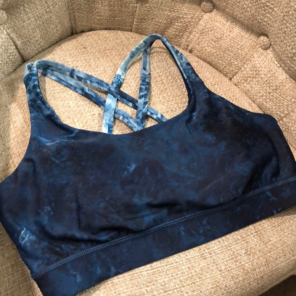 Lululemon size 6 sports bra